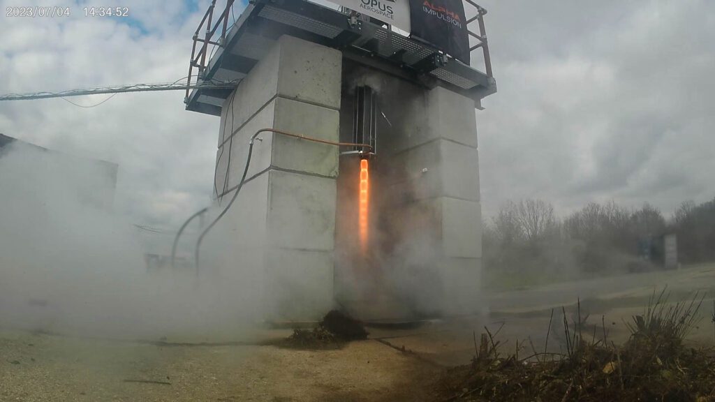 Alpha impulsion hybrid engine hot firing on the test bench